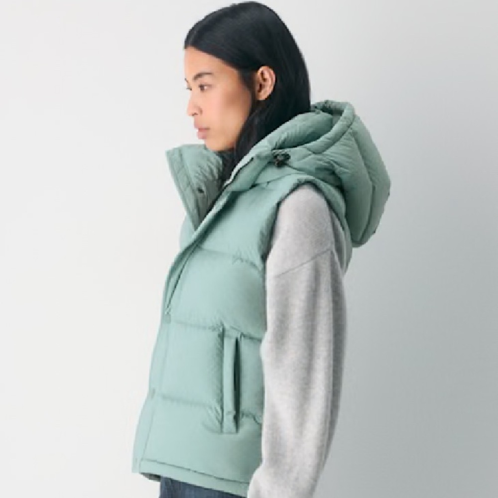 NWOT! Aritzia Super Puff Vest Size Small In Phyto Green